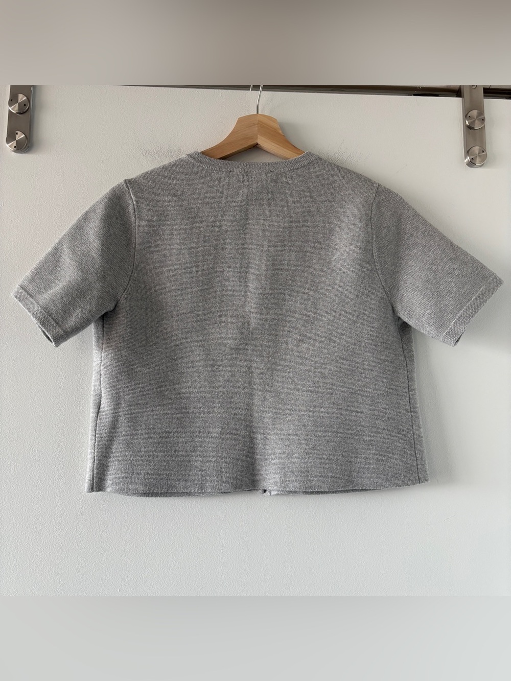 Abercrombie & Fitch Luxe Loft Short Sleeve Button Cropped Cardigan - Picture 7 of 9